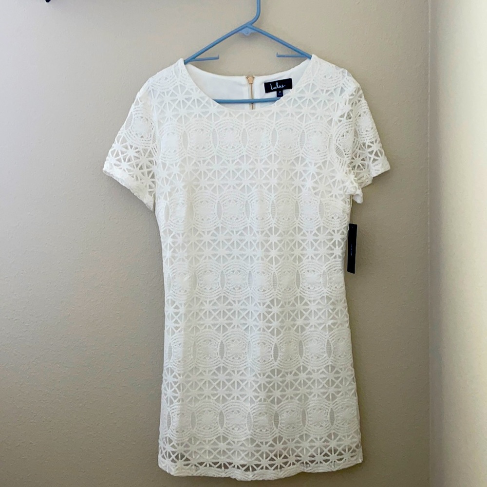 White lace detailed dress